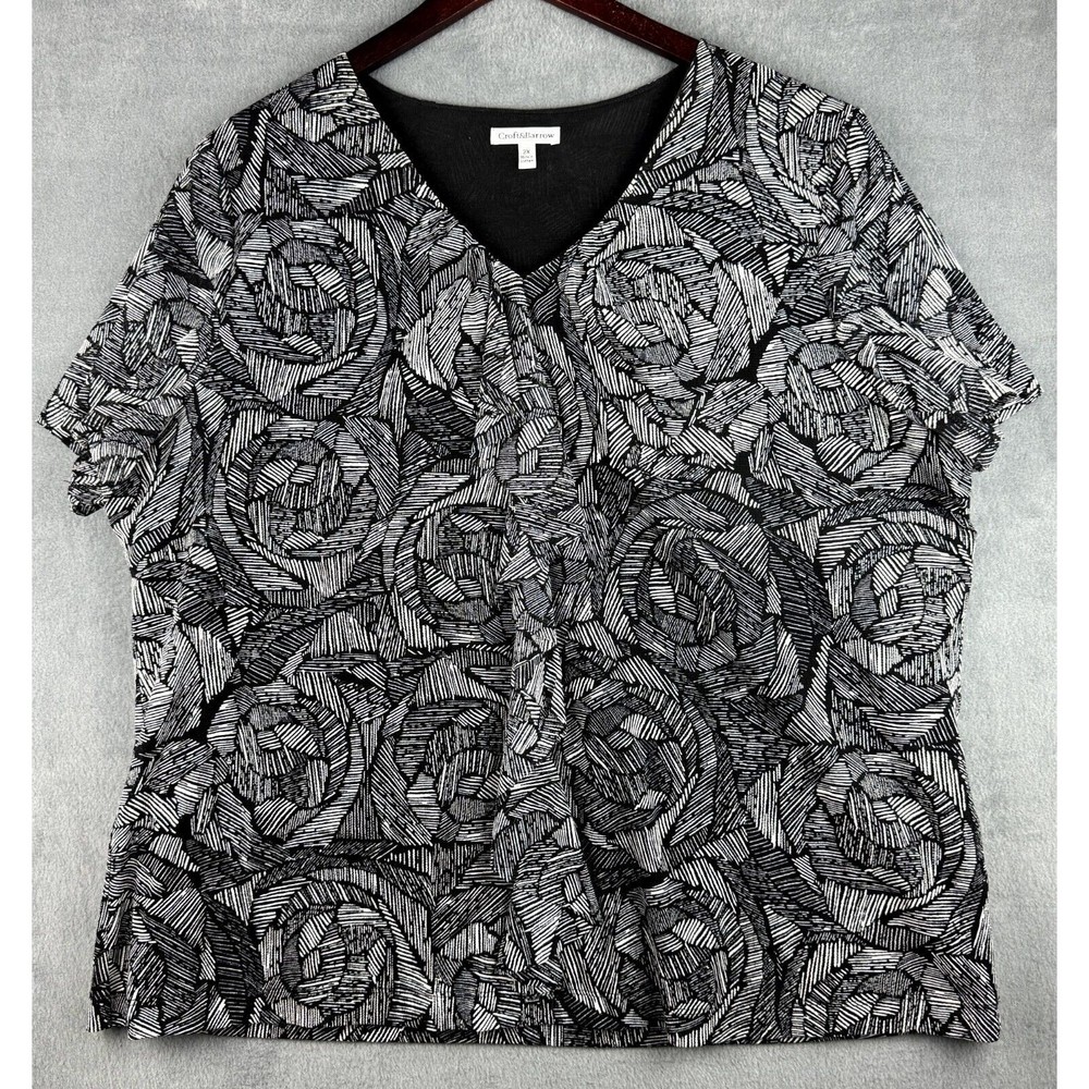 Croft & Barrow Top Sz 2X Gray Black Geometric Ruffle V-Neck Short Sleeve